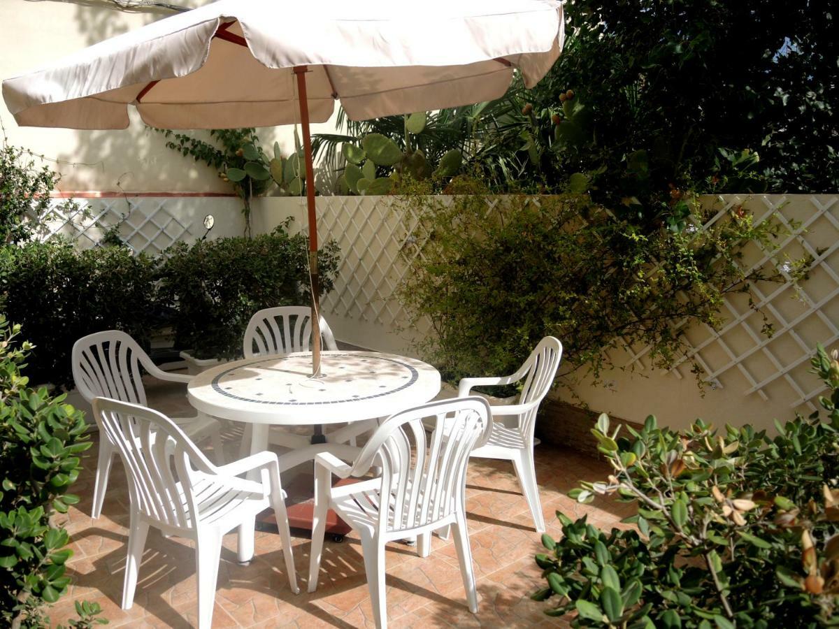 Casa Vacanze Metrosideros San Vito Lo Capo Bagian luar foto
